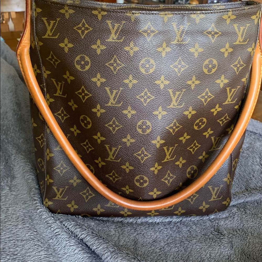 Authentic LOUIS VUITTON Shoulder Tote